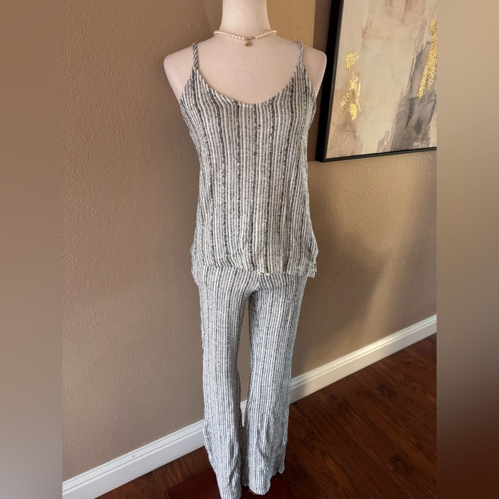 Striped Gray Set - Picture 8 of 10